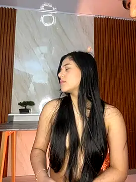 Snapshot of floriamANDjazmin chatting on 10.13.25 floriamANDjazmin online show from 10.13.25