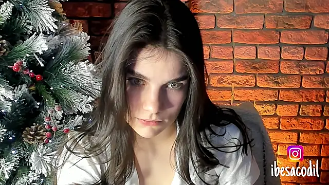 Snapshot of adriana_allien chatting on 01.06.25 adriana allien online show from 01.06.25