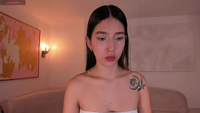 TaraLawrence online show from 11.11.25