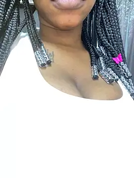 Snapshot of BeautyAuroa chatting on 01.25.25 BeautyAuroa online show from 01.25.25