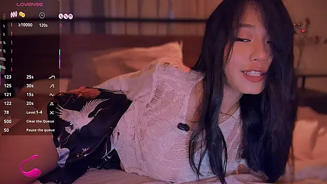 Snapshot of kimmy_chi_ chatting on 10.06.25 kimmy chi  online show from 10.06.25