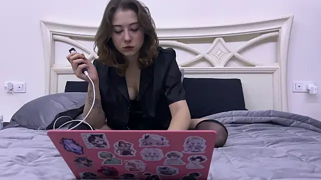 misswishh  online show from 12.17.24