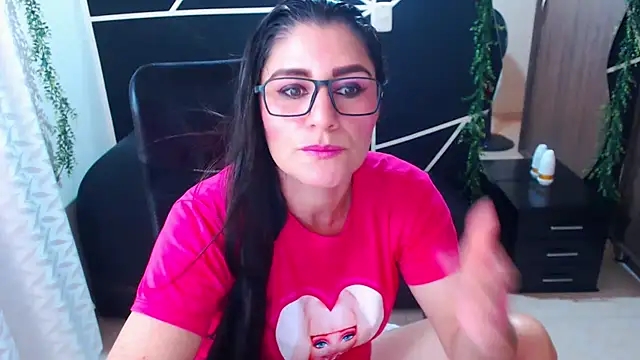 LUCY LI online show from 03.06.25