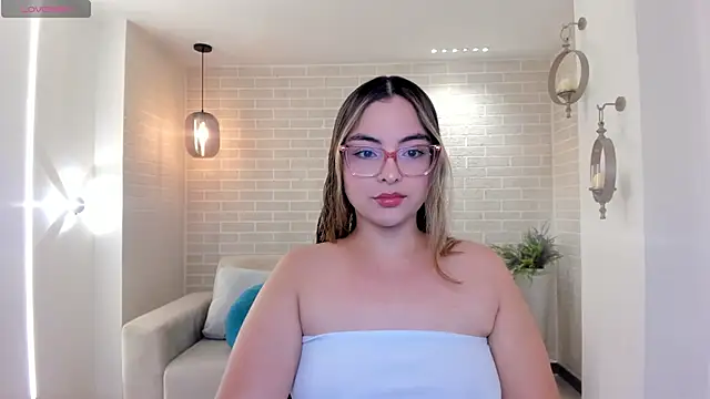 Snapshot of AllisonRogersX chatting on 05.12.26 AllisonRogersX online show from 05.12.26