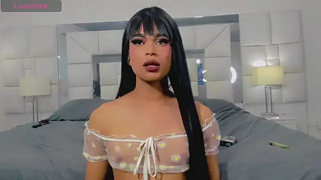 Hellen moons   online show from 01.12.25