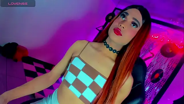 Hellen moons   online show from 01.25.25