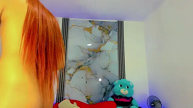 Hellen moons   online show from 03.12.25