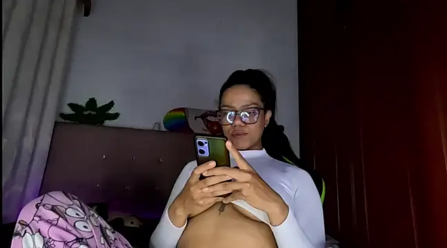 Snapshot of Ale_xandra chatting on 02.04.25 Ale xandra online show from 02.04.25