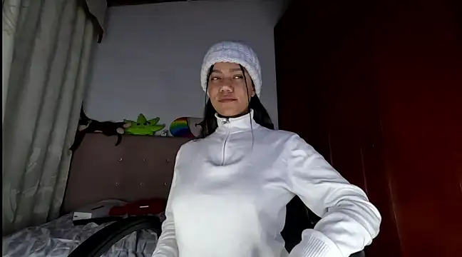 Snapshot of Ale_xandra chatting on 02.17.25 Ale xandra online show from 02.17.25