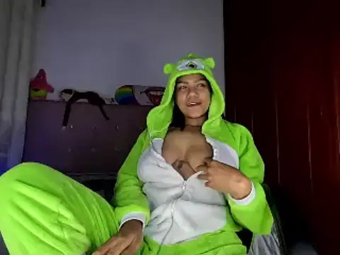 Snapshot of Ale_xandra chatting on 03.15.25 Ale xandra online show from 03.15.25