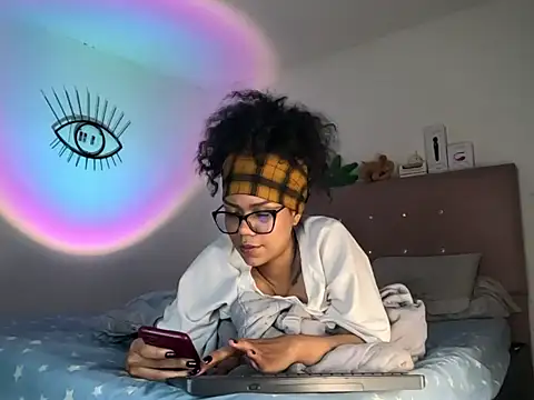 Snapshot of Ale_xandra chatting on 12.18.25 Ale xandra online show from 12.18.25