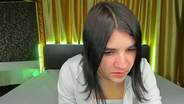  Polly Love  online show from 10.06.25