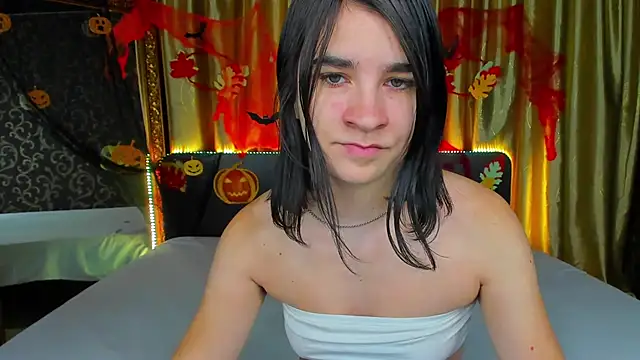  Polly Love  online show from 11.05.25