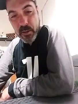 Snapshot of affascino chatting on 12.18.25 affascino online show from 12.18.25