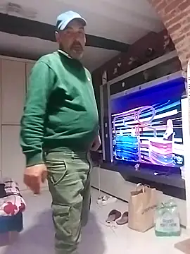 Snapshot of affascino chatting on 04.06.26 affascino online show from 04.06.26