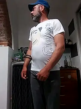 Snapshot of affascino chatting on 04.16.26 affascino online show from 04.16.26