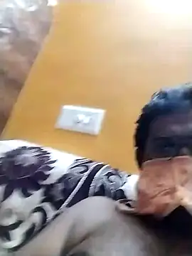 Snapshot of naughtykarthiktamilboy975 chatting on 12.23.24 naughtykarthiktamilboy975 online show from 12.23.24