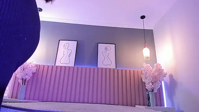 Megan mooree  online show from 02.04.25