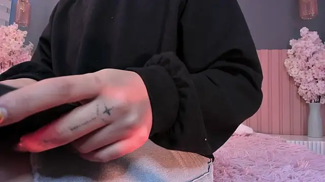 Megan mooree  online show from 02.12.25