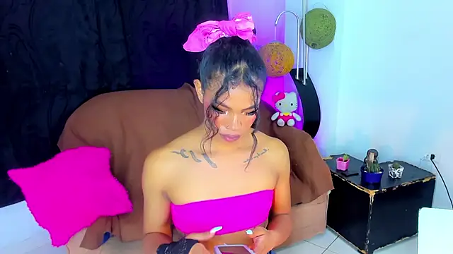 bloom444 online show from 10.25.25