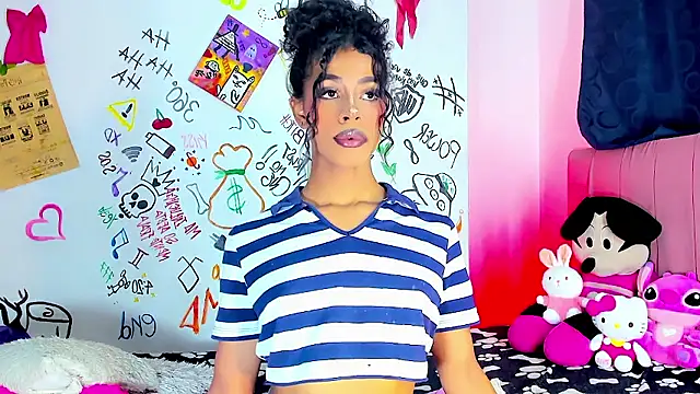 Snapshot of bloom444 chatting on 01.18.26 bloom444 online show from 01.18.26