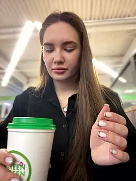 Holly Molii online show from 12.06.24