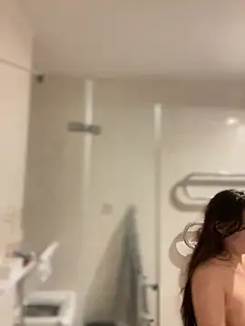 Holly Molii online show from 03.09.25