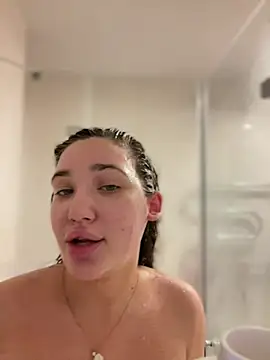 Holly Molii online show from 03.12.25