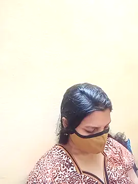 Snapshot of yourtamilcouple chatting on 03.08.25 yourtamilcouple online show from 03.08.25