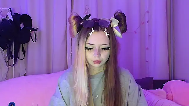 Snapshot of suemeow chatting on 02.14.26 suemeow online show from 02.14.26