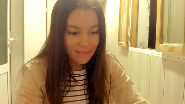 Snapshot of LunaXmii chatting on 09.30.25 LunaXmii online show from 09.30.25