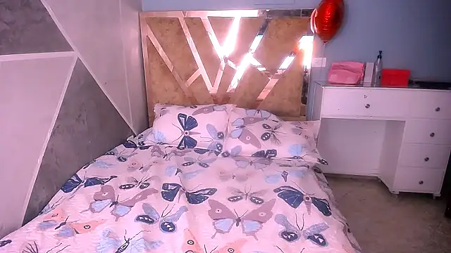 Snapshot of hannamour chatting on 10.09.25 hannamour online show from 10.09.25