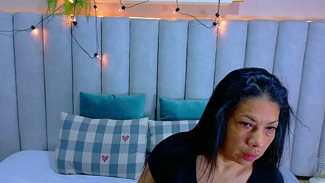 JaylaScott   online show from 10.16.25