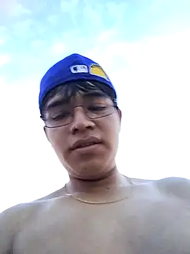 Snapshot of Dannysex chatting on 10.17.25 Dannysex online show from 10.17.25