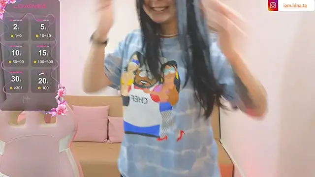 Snapshot of hina_tay chatting on 01.06.25 hina tay online show from 01.06.25