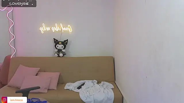 Snapshot of hina_tay chatting on 02.06.25 hina tay online show from 02.06.25