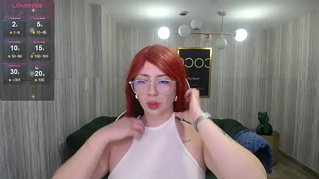 Snapshot of Rachel_t_ chatting on 12.01.24 Rachel t  online show from 12.01.24