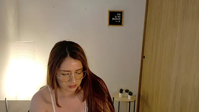 Snapshot of Rachel_t_ chatting on 10.15.25 Rachel t  online show from 10.15.25