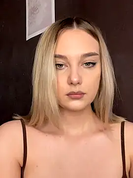 Snapshot of Alisa_Rise chatting on 11.09.25 Alisa Rise online show from 11.09.25