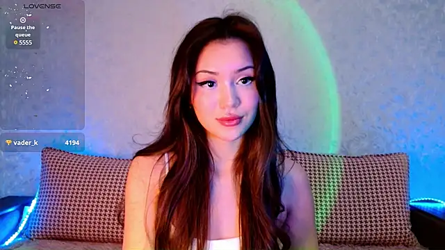 Min Jee  online show from 02.19.25