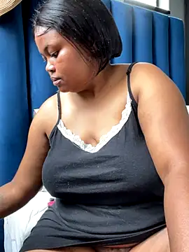 Curveysinaa online show from 11.12.25