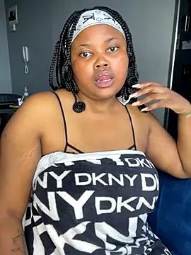 Curveysinaa online show from 12.18.25