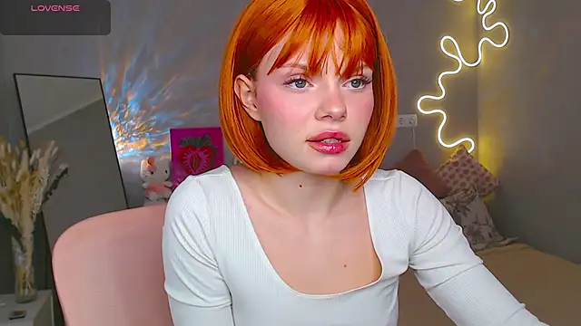 Snapshot of Red__Candy chatting on 02.25.25 Red  Candy online show from 02.25.25