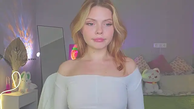 Snapshot of Red__Candy chatting on 09.30.25 Red  Candy online show from 09.30.25