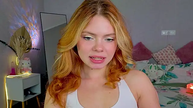 Snapshot of Red__Candy chatting on 10.20.25 Red  Candy online show from 10.20.25