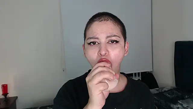 Bitsy Messy online show from 03.04.25