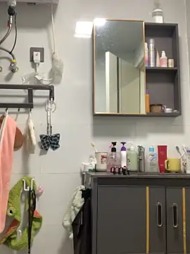 Aimeil online show from 10.03.25