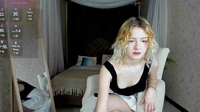 Snapshot of jenny_bunny_ chatting on 12.02.24 jenny bunny online show from 12.02.24