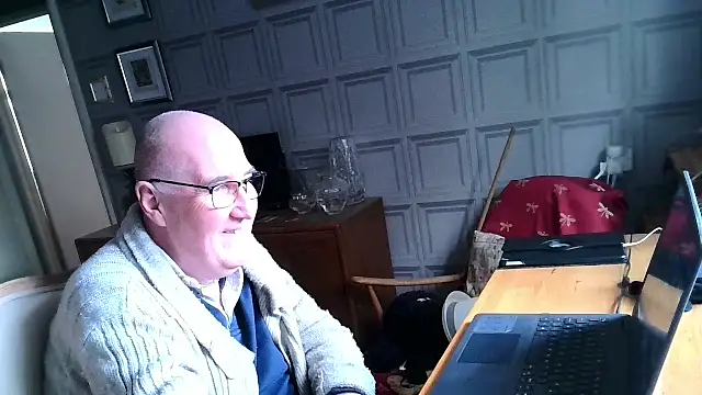 Adamdaddybear online show from 03.06.25