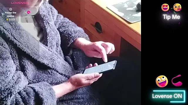 Adamdaddybear online show from 09.13.25